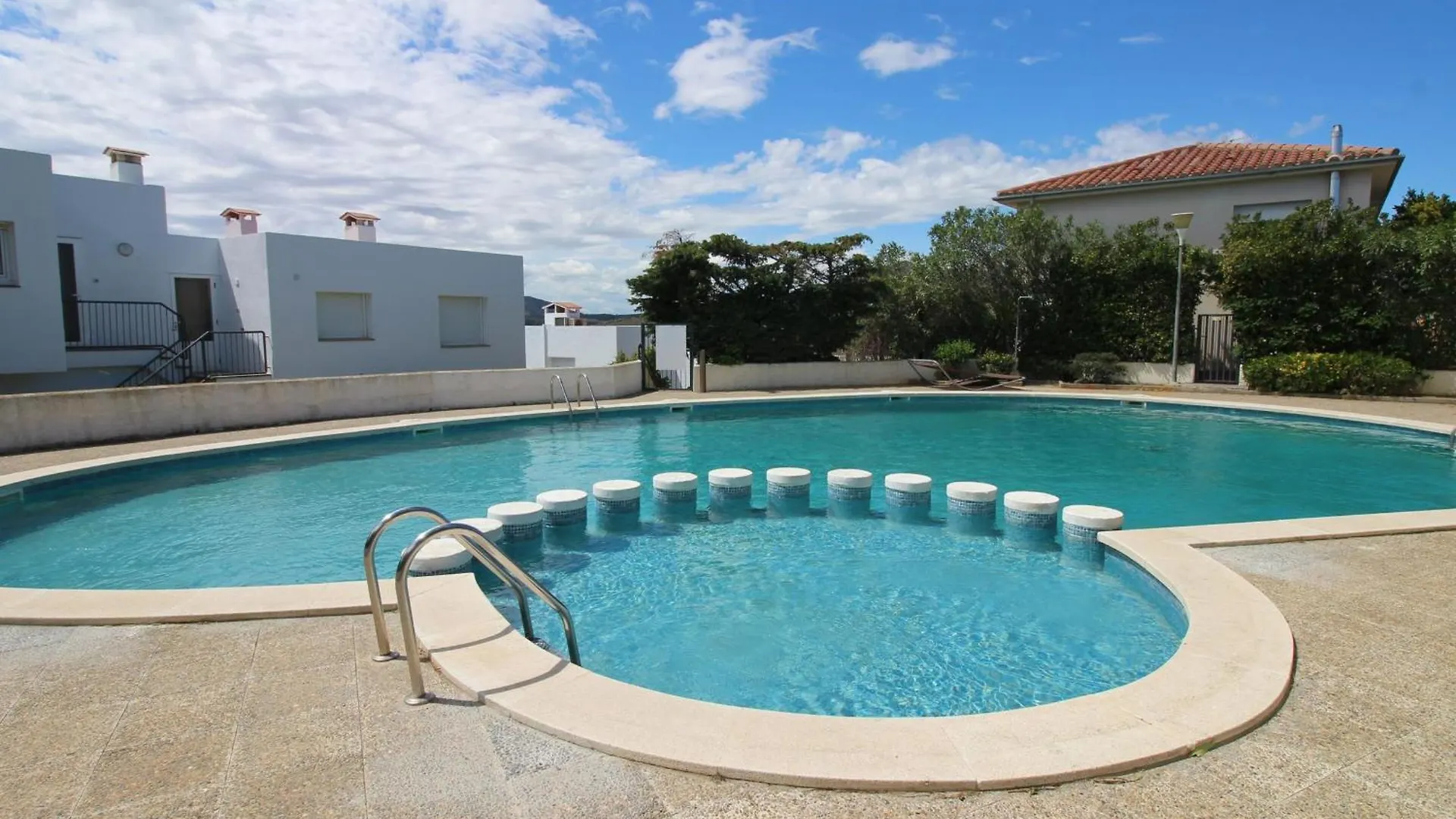 Paradis II - Apartament Con Vistas Panoramicas Y Piscina En Llanca - Es-228-7