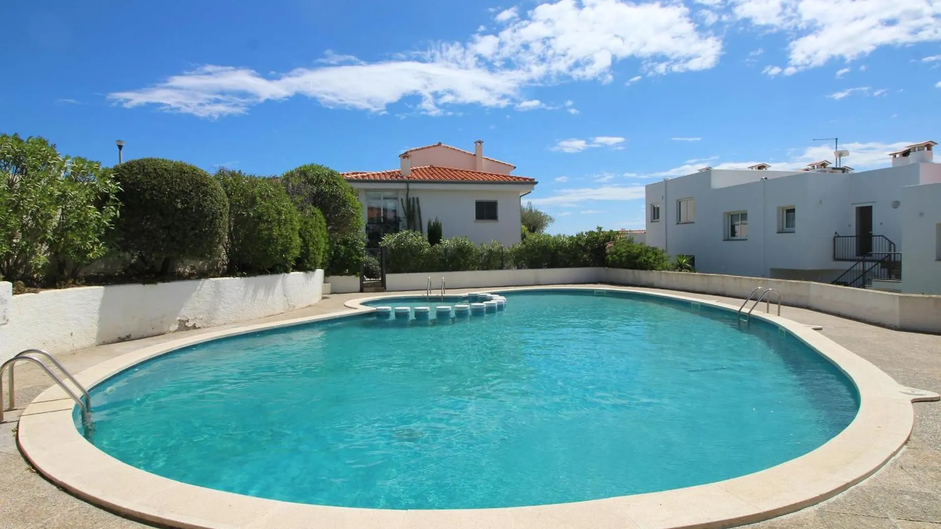 Paradis II - Apartament Con Vistas Panoramicas Y Piscina En Llanca - Es-228-7